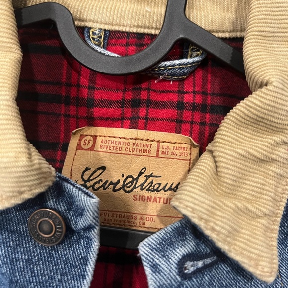 00s Vintage Levi Strauss Denim jacket with quilted lining Signature line - Picture 2 of 5